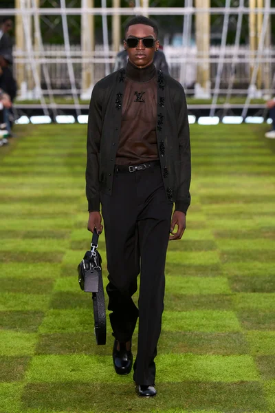 Look 9